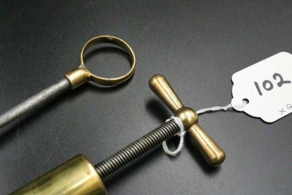 05 - 102.8_Vintage brass screw grease gun_98340