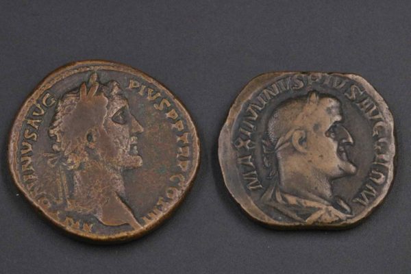 05 - 114.1_Roman Sestertius Coins x2 Antoninus Pius and Maximianus_95672