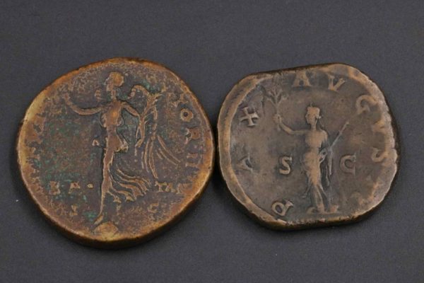 05 - 114.2_Roman Sestertius Coins x2 Antoninus Pius and Maximianus_95672