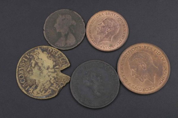 05 - 115.6_Various Copper Coins x16_95673