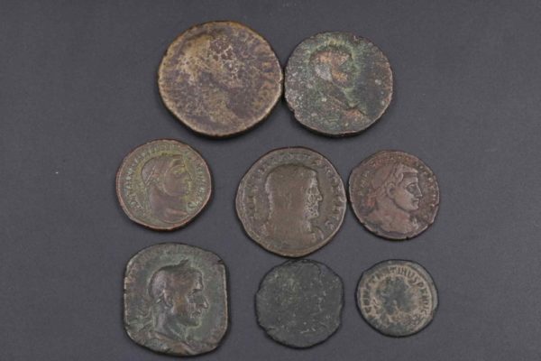 05 - 116.1_Bronze Roman Coins x8_95674