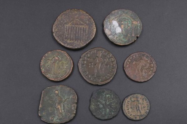 05 - 116.2_Bronze Roman Coins x8_95674