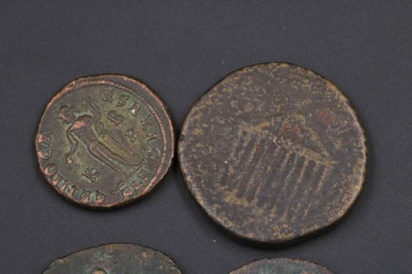 05 - 116.5_Bronze Roman Coins x8_95674