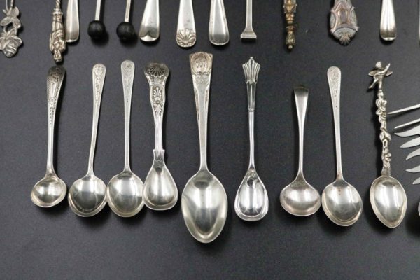05 - 124.4_Large collection of silver spoons_98362