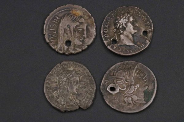 05 - 128.1_Roman Silver Denarii Republican x2 and others_95686