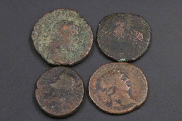 05 - 129.6_Roman Bronze Coins x10_95687