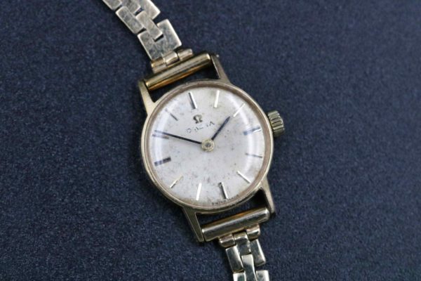 05 - 13.6_9ct gold ladies Omega watch_97569