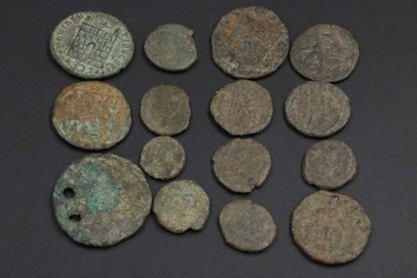 05 - 130.3_Roman Bronze Coins Small Denominations x30_95688