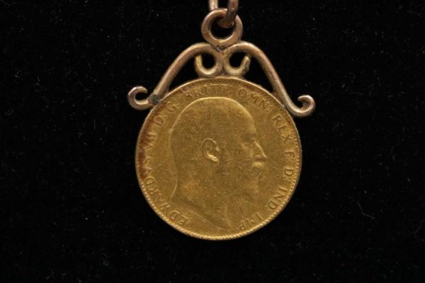 05 - 137.2_1904 Mounted Gold Sovereign and 9CT Gold Chain 20_95695
