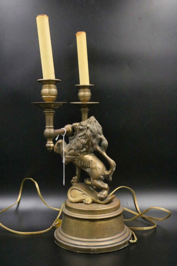 05 - 137.2_French Bronze lion lamp_98375