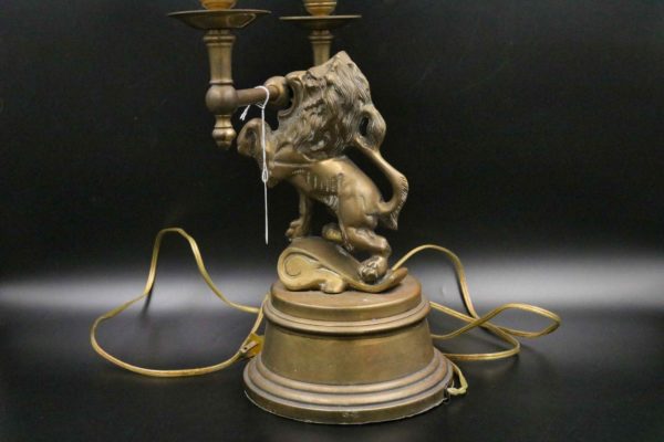 05 - 137.3_French Bronze lion lamp_98375
