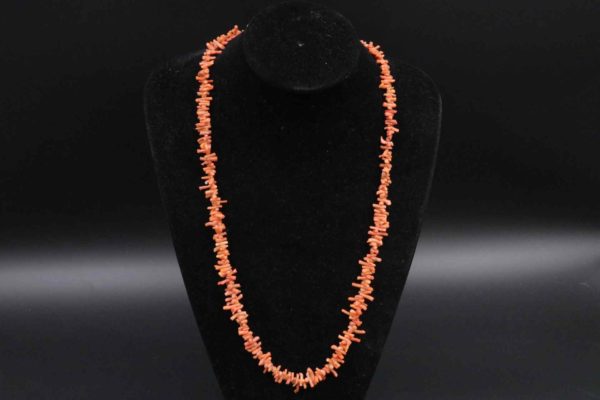 05 - 146.8_Vintage Red Coral Necklace 28 inches._95704