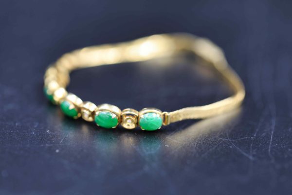 05 - 151.1_A 14ct gold jade and diamond bracelet_98390