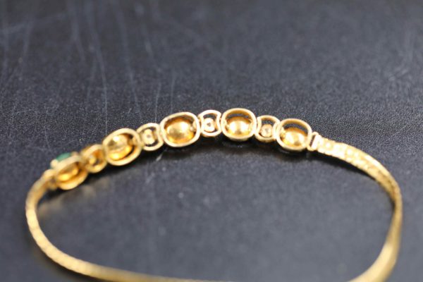 05 - 151.5_A 14ct gold jade and diamond bracelet_98390