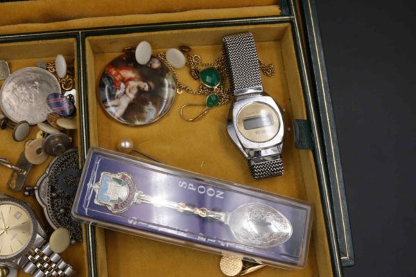 05 - 154.4_Large Lockable Jewellery Box with Contents_95712