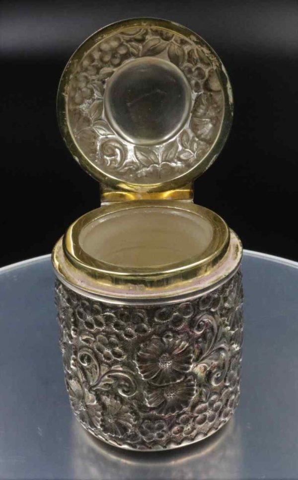 05 - 16.6_Ornate Silver Scent Bottle_95573