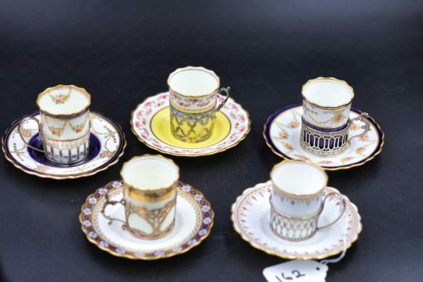 05 - 162.1_5 collectable Aynsley coffee cans and saucers_98401