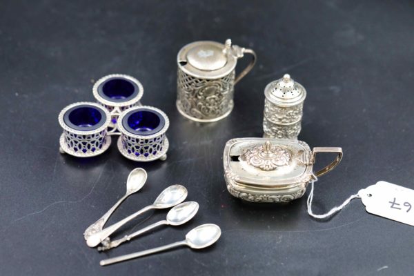 05 - 167.1_A selection of silver hallmarked salts_98406