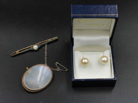 05 - 18.1_Pair of 9ct Gold Pearl earrings plus others_97574