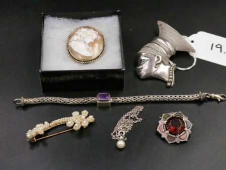 05 - 19.1_A Number of Jewellery items_97575
