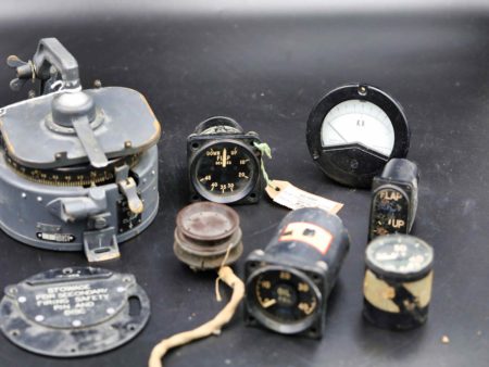 05 - 194.1_P12 Cockpit compass and others_98440