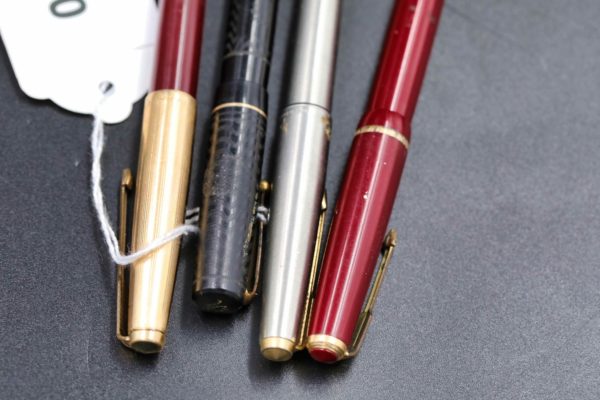05 - 200.3_x4 Vintage fountain pens all with 14ct gold nibs_98446