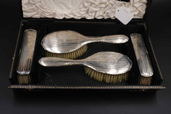 05 - 200.6_Silver Dressing Table set in Excellent Condition_95793
