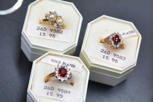 05 - 201.2_Large collection of 9ct gold silver jewellery in boxes_98447
