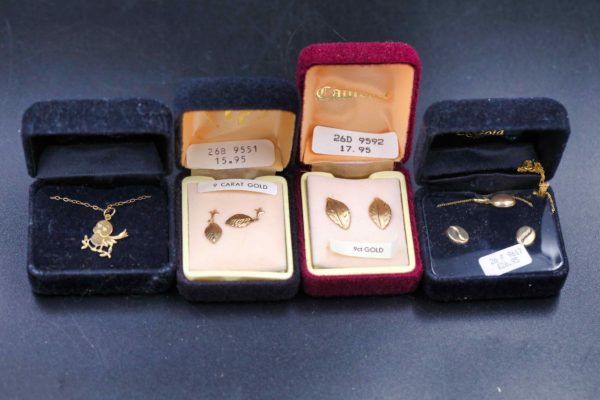 05 - 201.5_Large collection of 9ct gold silver jewellery in boxes_98447