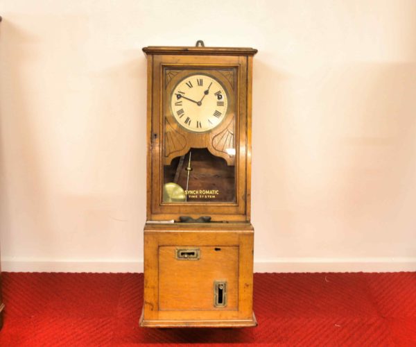 05 - 202.1_1920s Oak clocking in clock in lovely condition_98448
