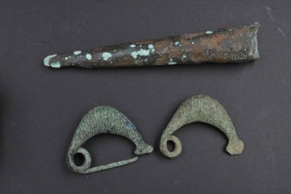 05 - 207.7_A Collection of Bronze Artifacts_95800