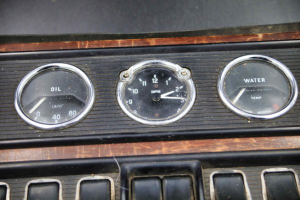 05 - 209.6_Original 1960s Jaguar dash board control panel_98455