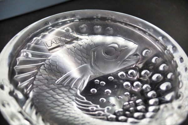 05 - 210.1_Lalique French art glass fish dish_98456