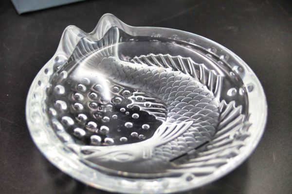 05 - 210.2_Lalique French art glass fish dish_98456