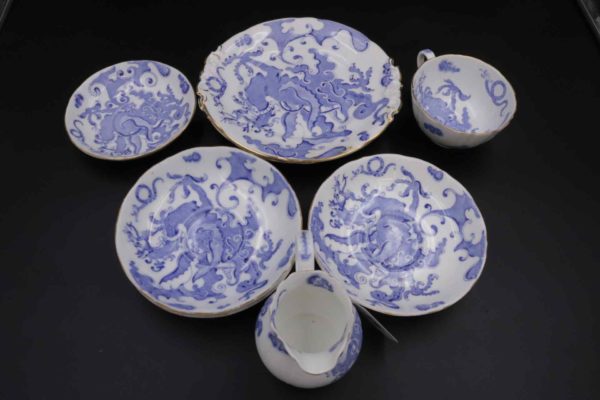 05 - 210.5_Royal Worcester Blue Dragon Part Tea Set_95803