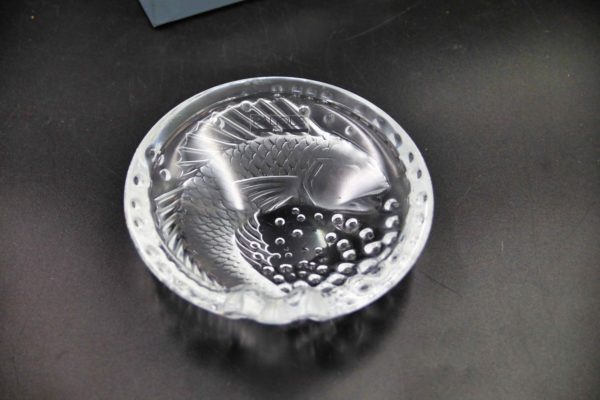05 - 210.7_Lalique French art glass fish dish_98456