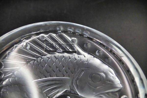 05 - 210.8_Lalique French art glass fish dish_98456