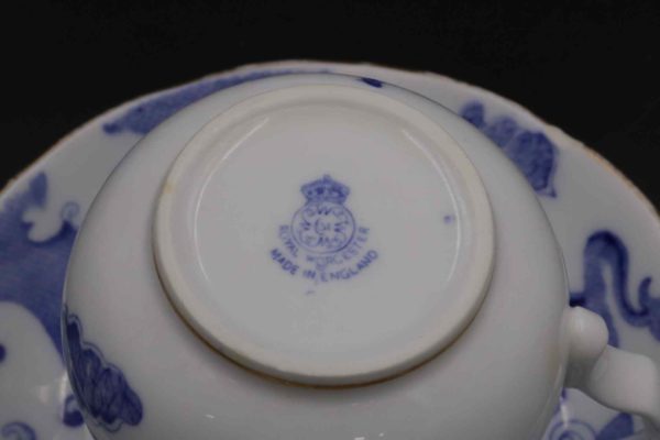 05 - 210.8_Royal Worcester Blue Dragon Part Tea Set_95803