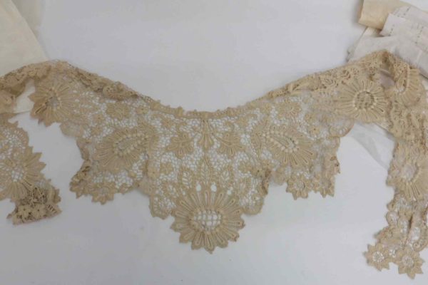 05 - 215.4_Early 19th Century Lace Items Bonnets Slippers etc_95808
