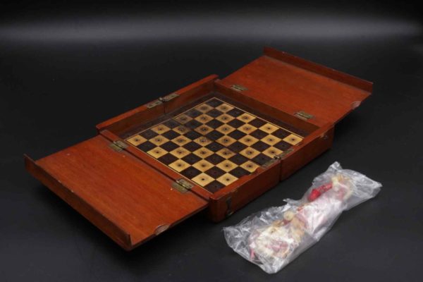 05 - 218.3_Whittington Bone and Wood Travel Chess Set_95811
