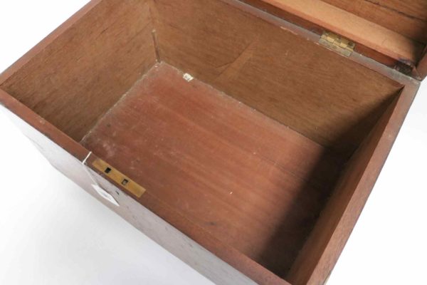 05 - 226.7_Large Oak Box with Brass Fittings_95818