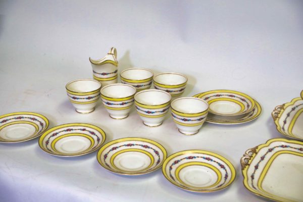 05 - 227.5_Large box of Crescent ware China cups_98473