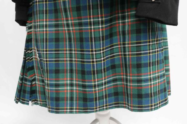 05 - 230.4_Traditional Highland Dress and Tartan Kilt_95823