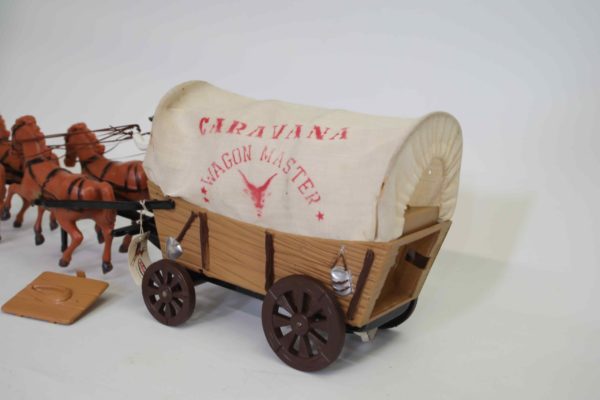 05 - 237.6_Large Vintage Vicma Caravana Toy_98483