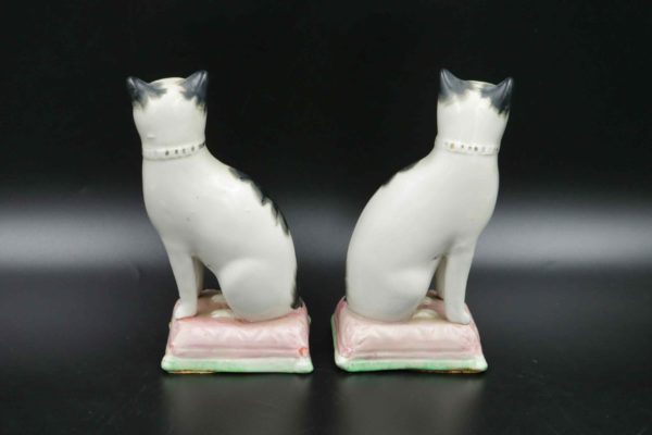 05 - 241.2_Pair of Staffordshire ware cats_98490