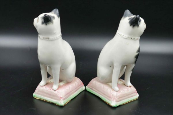 05 - 241.8_Pair of Staffordshire ware cats_98490