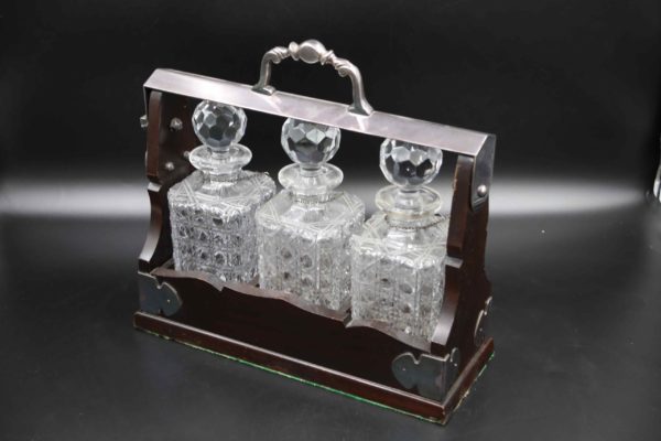 05 - 244.3_Tantalis with 3 decanters_98493