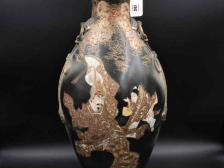 05 - 247.1_Large Japanese Satsuma Vase Meiji Period_95840