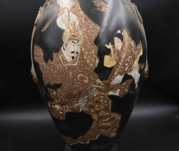 05 - 247.2_Large Japanese Satsuma Vase Meiji Period_95840