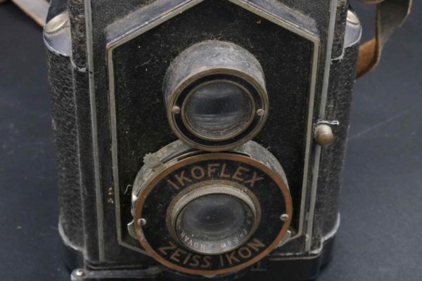 05 - 25.5_Ikoflex Zeiss Ikon Vintage Camera_95582